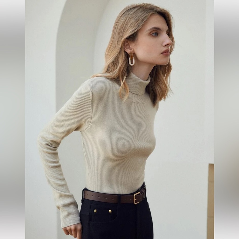 MOTF PREMIUM TURTLENECK